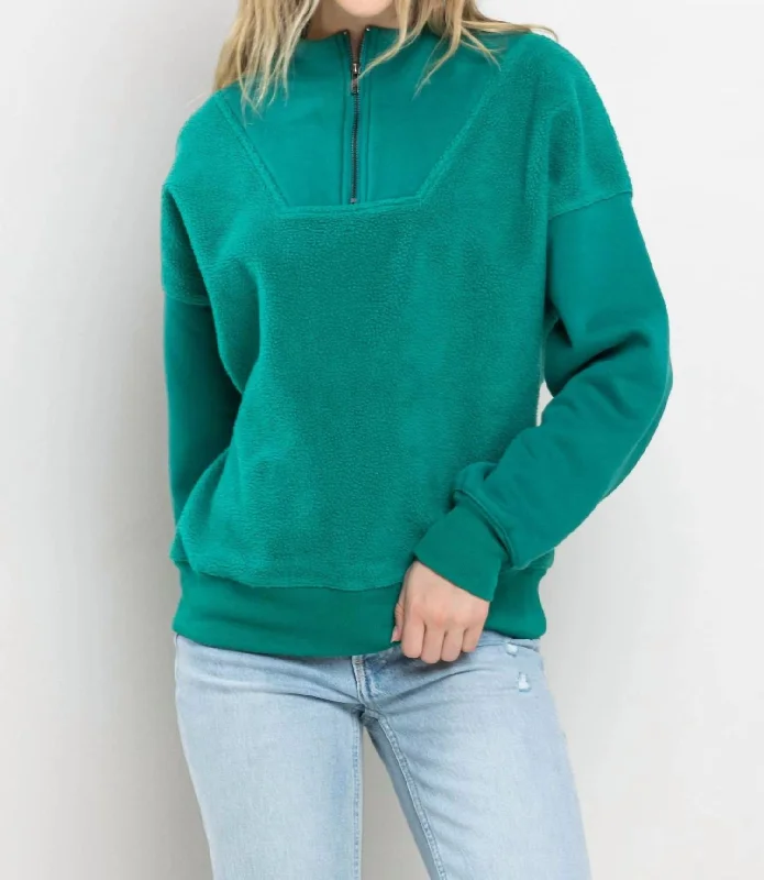 Adventure Out Fleece Pullover In Green